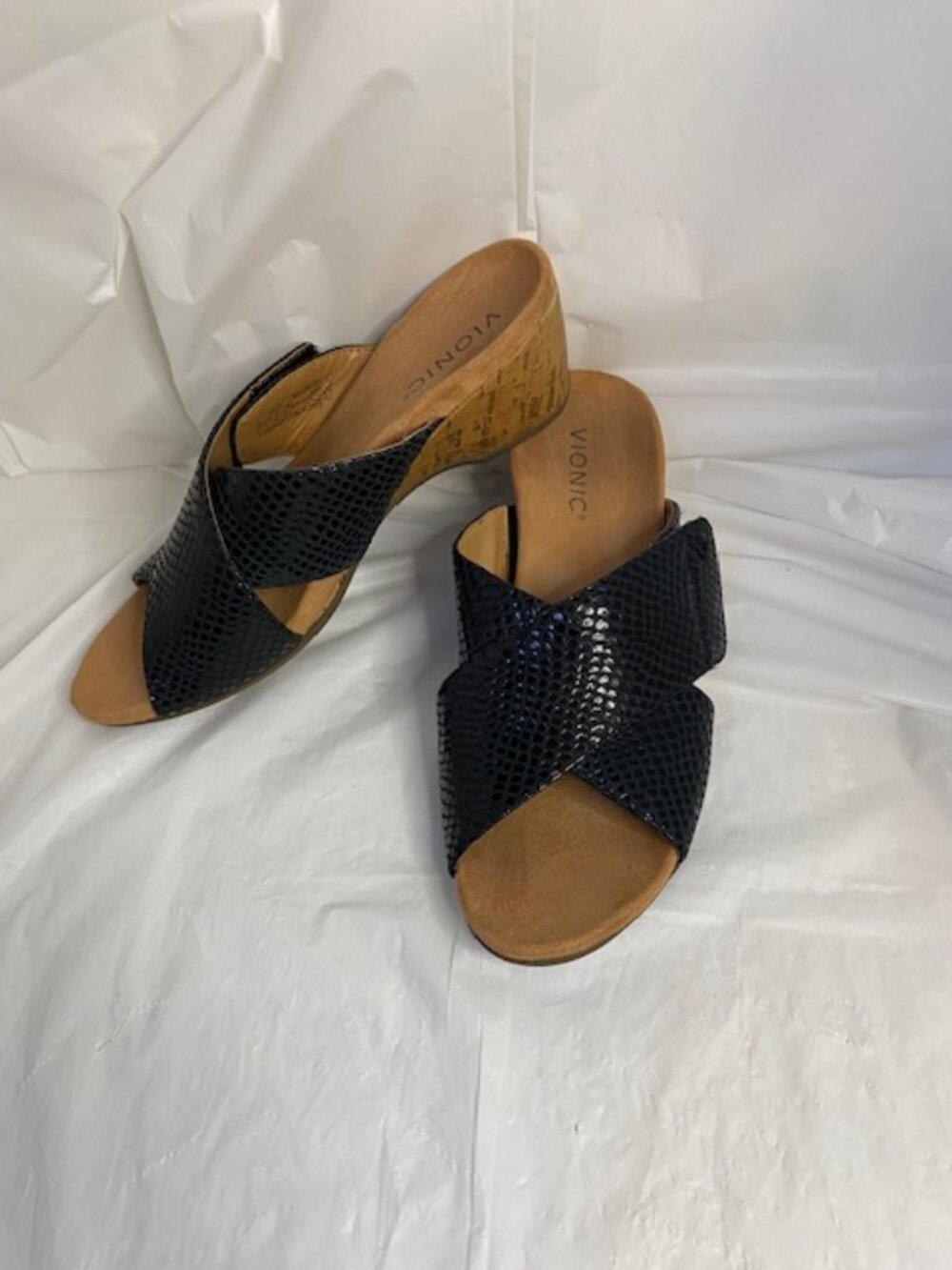 VIONIC Leticia Wedge lizard-embossed Leather Sandals in Black, Women's size 8 - Picture 2 of 6
